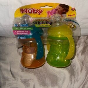 Nuby (Grip N Sip)